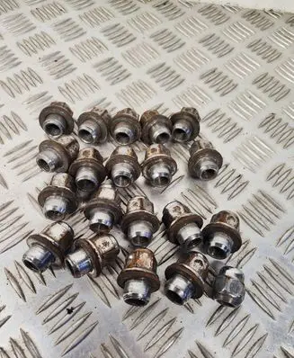 Lexus IS 220D-250-350 Nuts/bolts 