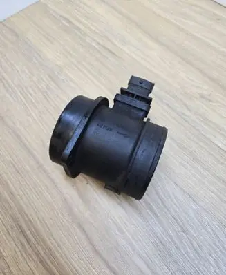 Volvo V70 Mass air flow meter 0281002730 31336576 30677999