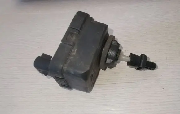 Headlight level adjustment motor