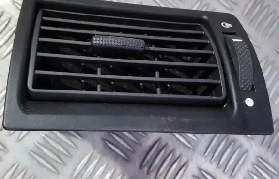 Ford Mondeo Mk III Dashboard side air vent grill/cover trim 1STHA018B09