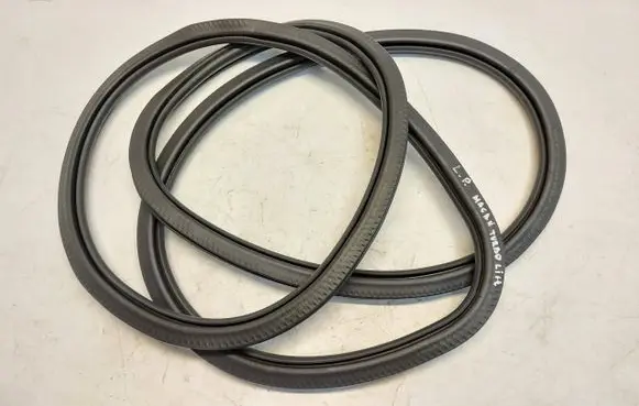 Porsche Macan (95B) Front door rubber seal 95B831721JLK01