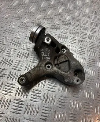 Volkswagen PASSAT B6 Engine mounting bracket 1K0260885B