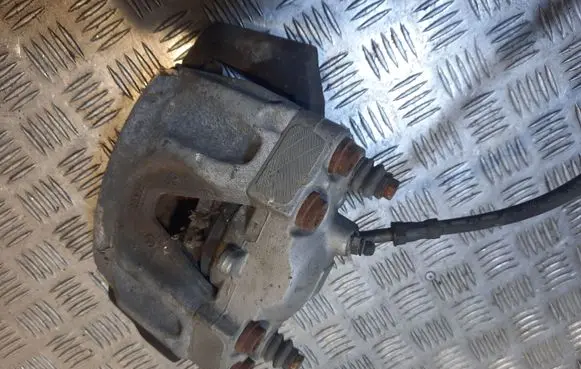 Mercedes-Benz E W212 Front brake caliper 20775