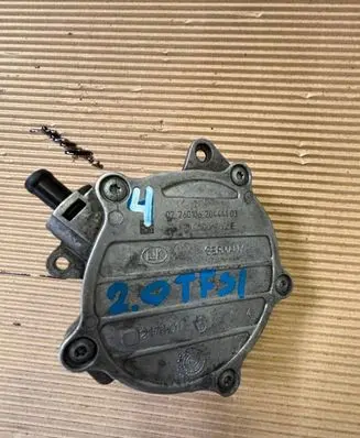 Skoda Octavia Mk2 (1Z) Vacuum pump 06D145100E 2260106 20444103