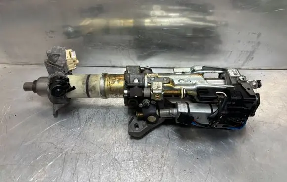 BMW 5 E60 E61 Steering wheel axle 6770705