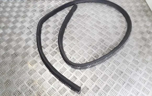 Mercedes-Benz ML W164 Engine compartment rubber 