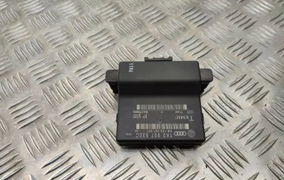 Volkswagen PASSAT B6 Gateway control module 1K0907530C 1K0907951