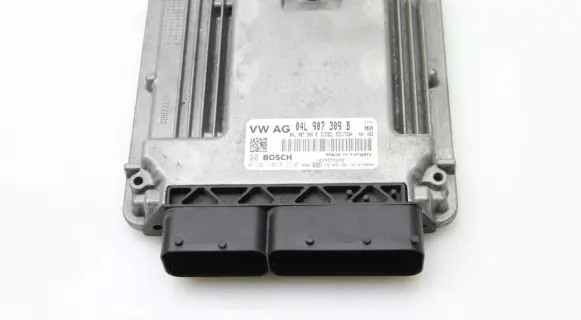 Volkswagen Golf VII Engine control unit/module 04L907309B