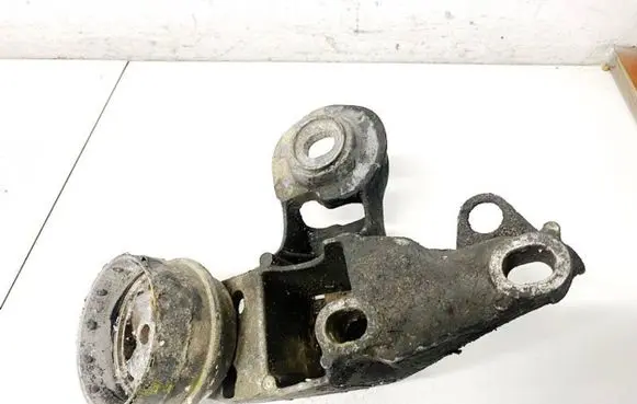 Volkswagen PASSAT B5 Engine mounting bracket 4B01993518