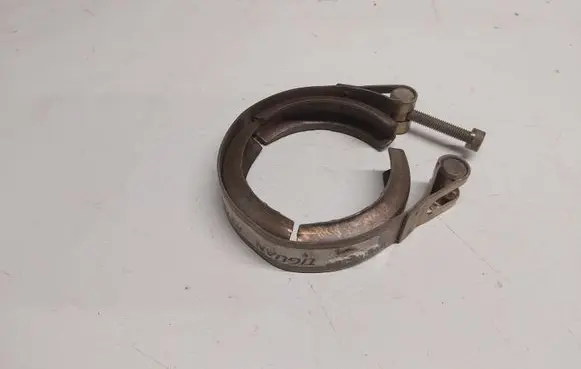 Volkswagen Tiguan Muffler pipe connector clamp 04L253725B