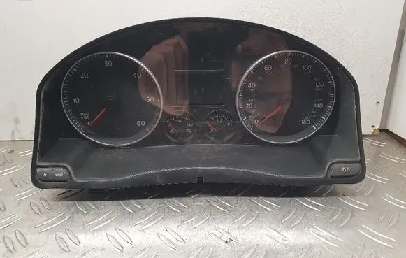 Volkswagen Jetta V Speedometer (instrument cluster) 1K0920961K