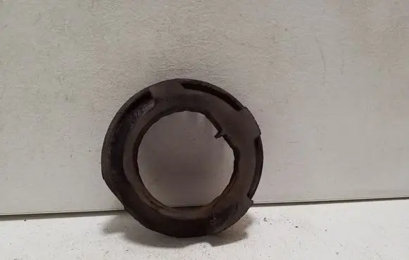Fiat 500L Rear coil spring rubber mount 51941823