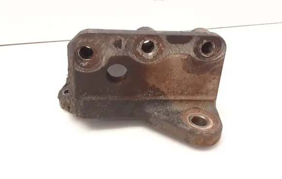 Chrysler Sebring (JS) Engine mounting bracket