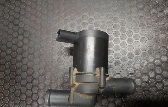 Audi A6 S6 C5 4B Water pump 078121601B 70207401 135802T044