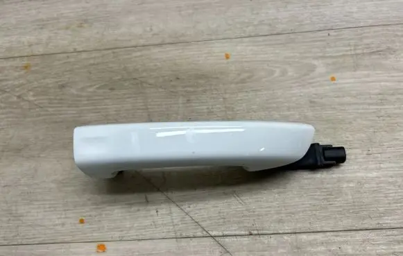 Volkswagen Touareg II Front door exterior handle 7P6837206F 7P6837206FGRU 7P6837206G