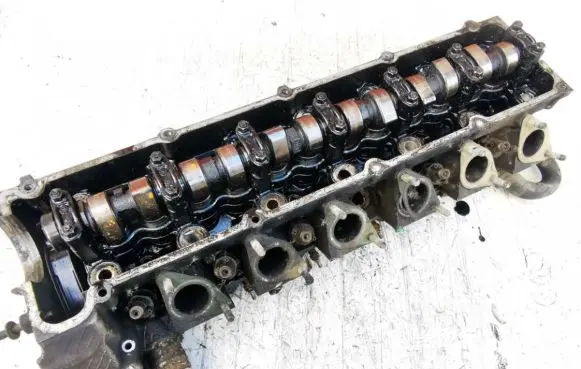 Opel Omega B1 Engine head 2244250012
