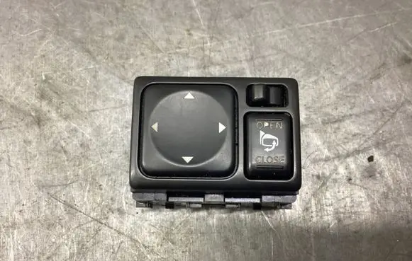 Nissan X-Trail T30 Other switches/knobs/shifts 6328J