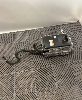 Voltage converter inverter