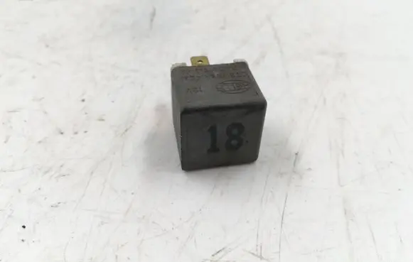 Volkswagen Polo III 6N 6N2 6NF Other relay 191937503