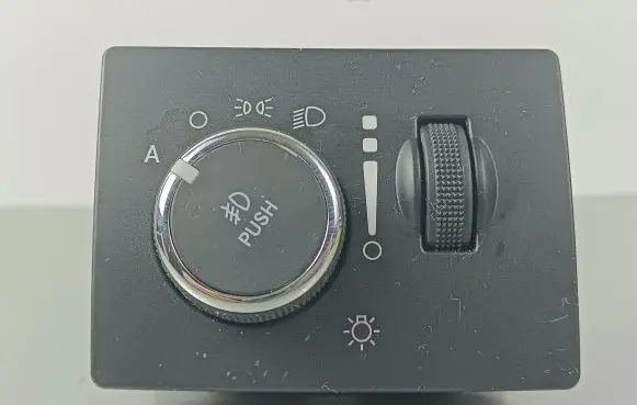 Jeep Grand Cherokee Light switch P68258718AB0245
