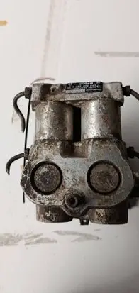 Mercedes-Benz E W124 ABS Pump 0265200043