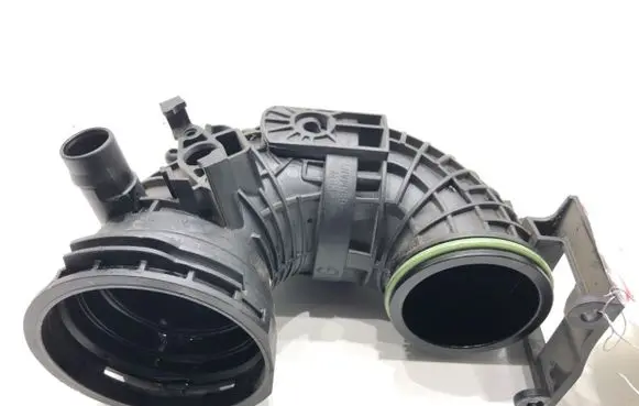 Audi Q3 F3 Intercooler hose/pipe 04E145641A