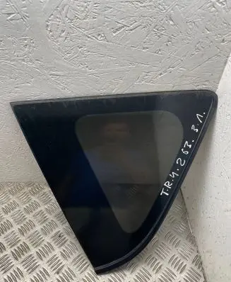 Toyota RAV 4 (XA30) Rear side window