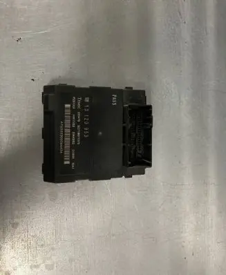 Opel Vectra C Fuse module 13120953 355476 SC718671373