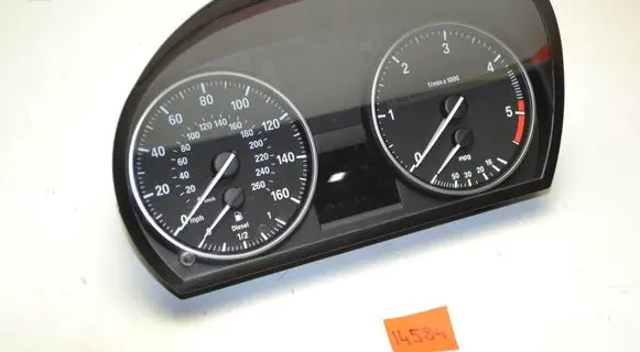 Speedometer (instrument cluster)