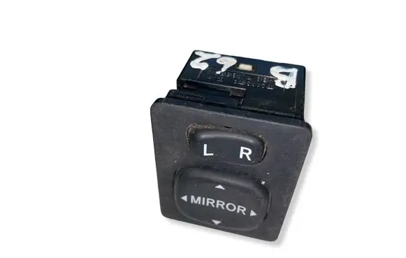 Toyota Hilux (AN10, AN20, AN30) Wing mirror switch 183574