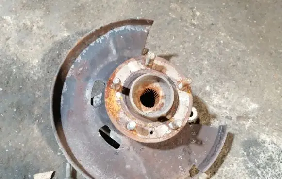 Chevrolet Cruze Front wheel hub 