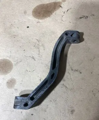 Volkswagen PASSAT B6 Engine mounting bracket 1K0199359E