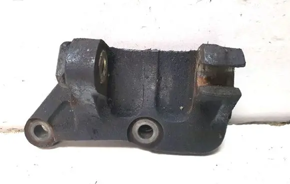Toyota Corolla Verso AR10 Engine mounting bracket 