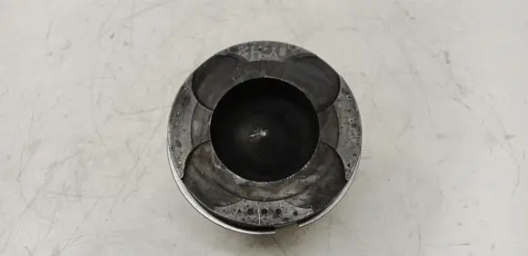 Nissan X-Trail T30 Piston 