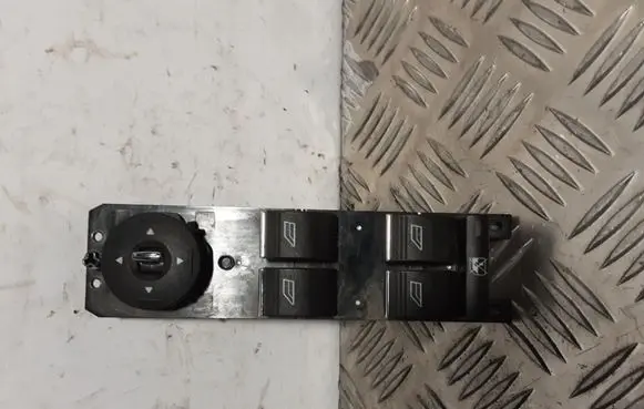 Ford Kuga II Electric window control switch AM5T14A132AA