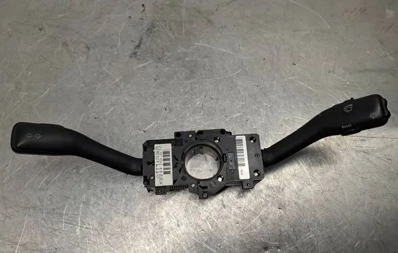 Volkswagen PASSAT B5.5 Wiper turn signal indicator stalk/switch 8L0953513M