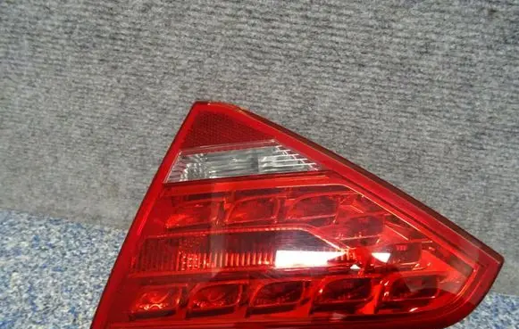Audi A5 8T 8F Tailgate rear/tail lights 8T0945094B