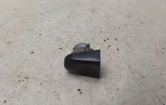Volkswagen Touran I Front door handle cover 