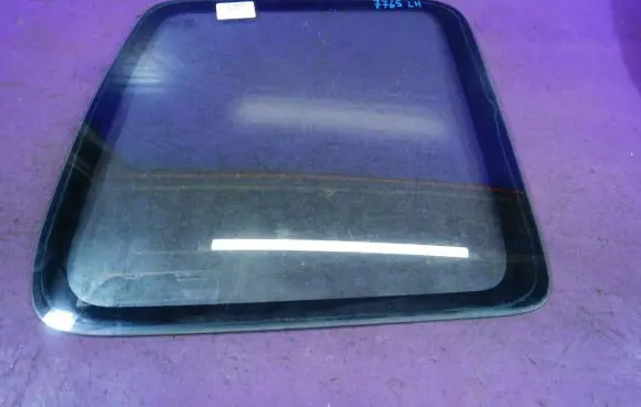 Citroen Berlingo Front door window glass four-door