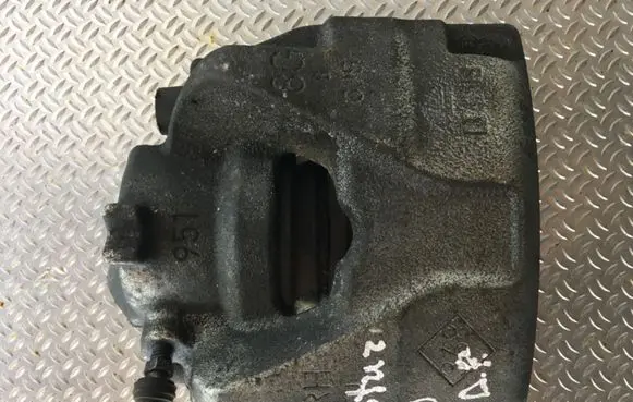 Renault Captur Front brake caliper 11810252012 F825716 4658R