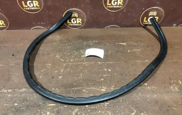 Volkswagen Touran I Engine compartment rubber 1T0823723C