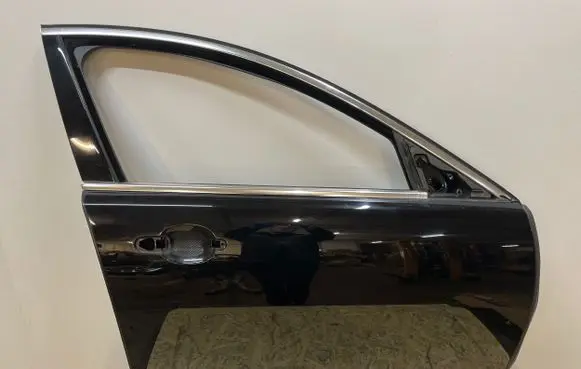 Jaguar XF X250 Front door 8X2320220AJ 8X2320220