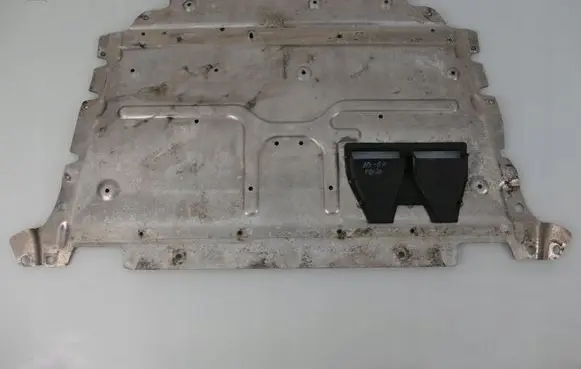 Audi A3 S3 8P Engine splash shield/under tray 8P7825112A