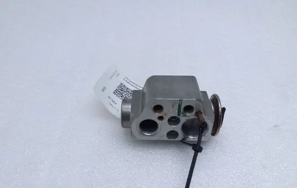Audi Q7 4L Air conditioning (A/C) expansion valve 7L0820679C