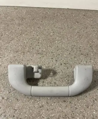 Mercedes-Benz E W212 Rear interior roof grab handle A2048100151
