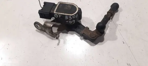 Headlight/headlamp level sensor