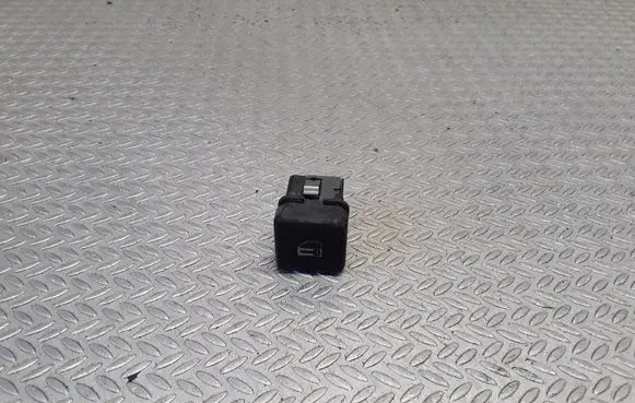 BMW 5 E39 Central locking switch button 8360828