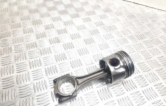 Volkswagen PASSAT B6 Piston with connecting rod 79l79