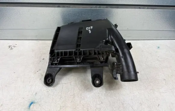 Citroen DS5 Air filter box 9806561080