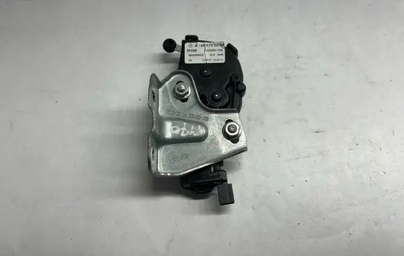 Mercedes-Benz GL X166 Vent window/glass motor A1666700004